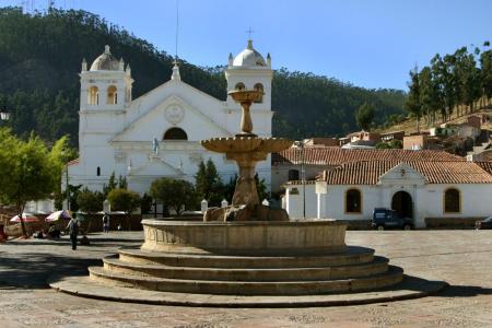 Besuchen Sie die idyllische Kirche La Recoleta auf einer Reise durch Bolivien